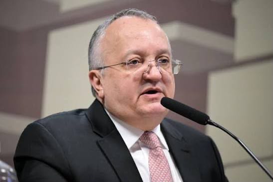 Pedro Taques aciona TRE contra Mauro e Pivetta por gastos com propaganda e eventos no Parque Novo MT