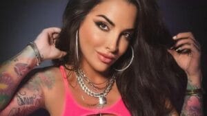 Ex-BBB Clara Aguilar revela pedido inusitado em plataforma adulta: ‘Fingir’