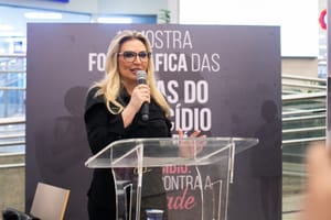 Márcia Pinheiro reforça a importância da luta contra a violência de gênero e convida para Mostra Fotográfica de Vítimas de Feminicídio