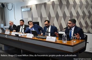 Debatedores defendem benefícios tributários da Zona Franca de Manaus