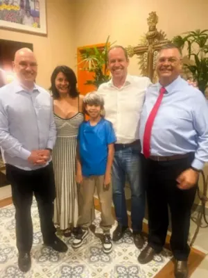 Dino janta com Moraes e interventor do 8/1 antes de seu casamento no Maranhão.