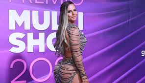 Viviane Araújo usa look poderoso na entrega de Prêmio Multishow: ‘Pronta’