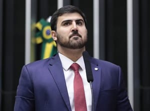 Deputado Emanuelzinho exalta importância das universidades e reafirma parceria com a UFMT