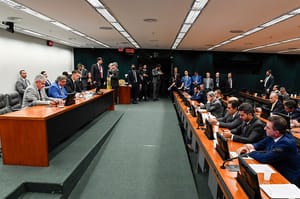 Relatório setorial destina menos recursos para emendas parlamentares em 2025