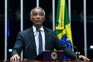 Romário celebra 70 anos da Apae no Brasil