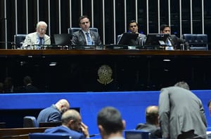 Aprovada transferência de excedentes de conteúdo local em contratos de petróleo