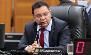 Após perder eleição, Botelho se aproxima de vaga no TCE
