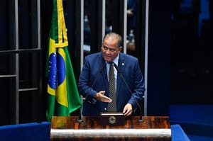 Regulamentação da IA ganha urgência no Plenário e será votada na terça-feira