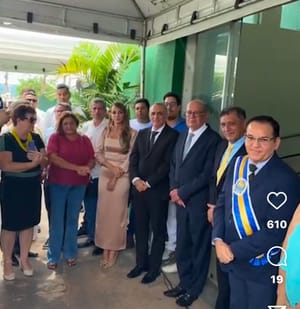 GOVERNADOR DESPRESTIGIA MINISTRO DO STF: MAURO MENDES ENVIA SEGUNDO ESCALÃO PARA POSSE DO PREFEITO DE DIAMANTINO, IRMÃO DE GILMAR MENDES