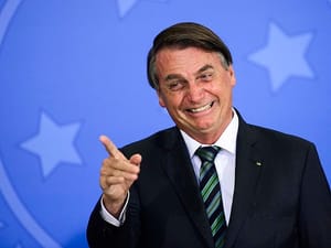 O Babel Bolsonarista e o Crepúsculo de uma Liderança Fragmentada