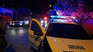Idosa de 67 anos é esfaqueada pelo marido dentro de casa