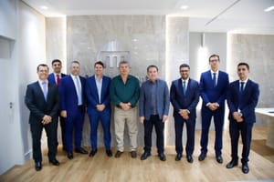 Sérgio Ricardo e Guilherme Maluf são homenageados por apoio à carreira de procuradores do Poder Legislativo