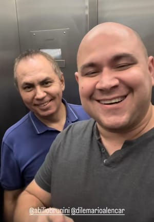 Abílio defende Dilemario, desafia os 9 vereadores da base e, junto com o líder, debocha do pedido de mudança