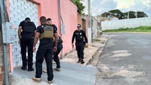 Operação da Polícia Civil mira facção que atua com extorsão de comerciantes em Cuiabá e Várzea Grande
