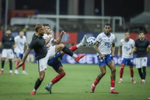 Corinthians arranca empate com Bahia na estreia do Brasileirão