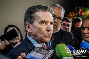 VÍDEO: Sérgio Ricardo articula reeleição ao TCE e já tem apoio de 4 conselheiros