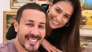 Carlinhos Maia se surpreende ao ver Henry, filho de Simone dirigindo carro: ‘To passado’
