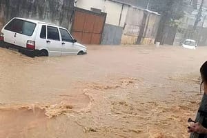 Municípios do Rio suspendem aulas devido às fortes chuvas; veja quais