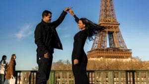Mell Muzzillo troca beijos com Marcello Melo Jr na Torre Eiffel, em Paris: ‘Te amo’