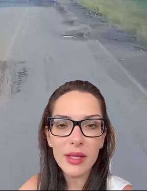 Janaína esculacha o asfalto de Mauro Mendes: “Buraco demais pra tão pouco tempo de obra”