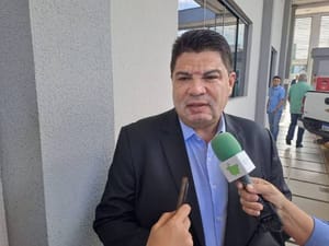 Cidinho Santos diz que sinceridade é um defeito na política e aponta “sincericídio” como obstáculo de Pivetta à sucessão de Mauro Mendes