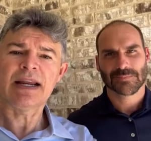Medeiros e Eduardo Bolsonaro se encontram nos EUA e mandam recado ao Brasil