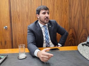 “Abílio é uma piada como prefeito e o Mauro é uma fraude como governador”