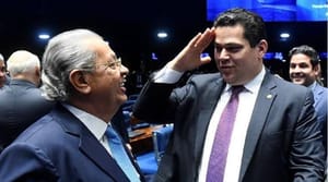 Guerra declarada: Mauro Mendes ataca Alcolumbre temendo perder União Brasil para Jayme Campos
