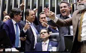 Deputados que “sequestraram” a Câmara podem ser punidos com até 6 meses de afastamento — veja o nome de cada um aqui!