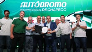 João Rodrigues e Jorginho Mello juntos no lançamento da obra de um pouco mais de 70 milhões do autódromo de Chapecó