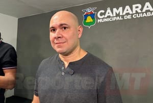 Prefeito que abriu mão da taxa do lixo, recusou empréstimo aprovado de R$ 180 mi, acabou com Refis e disse não precisar de Lula agora ameaça decretar calamidade 💸🤯