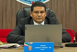 Wanderley ataca a prefeita, mas pratica seus métodos — Câmara adere a atas e faz dispensas de licitações em série