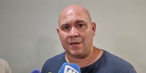 Abílio cria nova taxa de lixo e embarca para a China: prefeito deixa Cuiabá pagando mais uma taxa enquanto faz tour oficial