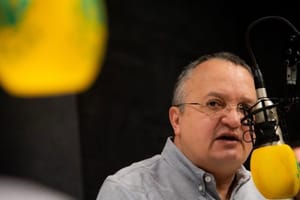 Taques detona Mauro Mendes no Popó Cast: “Ele manda calar a boca, processa jornalista e amarela diante do Bolsonaro”