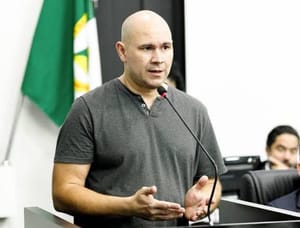 Abilio quer cobrar imposto$ de quem não tem rede de esgoto e de quem tem poço artesiano