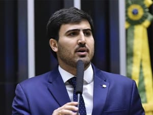 🚨 Emanuelzinho de malas prontas para o PSD: vice-líder do governo na Câmara aguarda apenas abertura da janela partidária