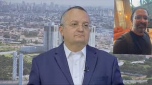 Pedro Taques provoca neto de ex-governador e pede que acompanhe os próximos vídeos sobre o escândalo da Oi