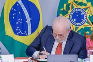 Lula assina indulto de Natal 2025 focado em critérios humanitários e exclui condenados pelo 8 de janeiro