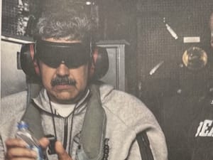 Trump divulga primeira foto de Nicolás Maduro preso nos Estados Unidos