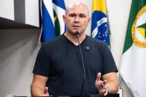 Em apenas 1 ano e 1 mês, gestão Abílio Brunini acumula três operações policiais: Saúde, Procuradoria e agora Esporte na mira das investigações
