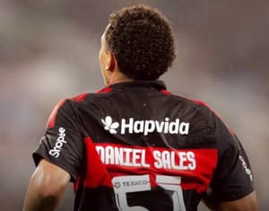 Daniel Sales, lateral do Flamengo, orgulho de Jaciara (MT), desponta como nova joia rubro-negra