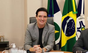 Gestão de Léo Bortolin leva AMM a filiação de 100% das cidades do estado