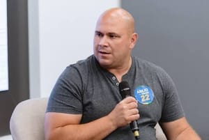 Cuiabá à deriva: Abílio viaja aos EUA enquanto saúde, educação e trânsito colapsam na capital