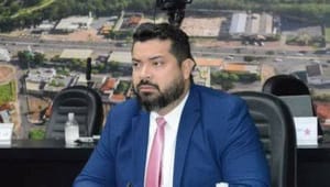 Articulação de Abilio fracassa e racha na base ameaça reeleição de Paula Calil na Câmara