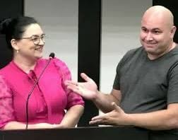 O isolamento é real: Vereadores fogem da liderança de Abílio e prefeito apela para o "currículo de esposa".