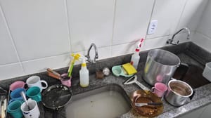 Caos na saúde: CAPS recém-inaugurado por Abílio Brunini já sofre com falta d'água e cheiro de esgoto