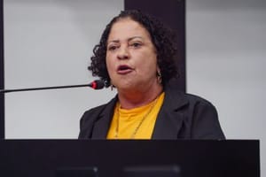 Jogo Político: Mesmo sob Preterição de Abílio, Baixinha Geraldelli Alinha-se aos Interesses do Prefeito em Cuiabá