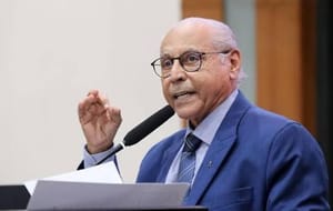 Júlio Campos rebate Mauro Mendes, celebra 80 anos e dispara: "Desejo que chegue à minha idade sem a Polícia Federal atrás"