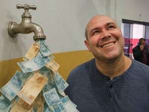 DOR NO BOLSO Abilio diz ser contra reajuste, mas CUIABÁ REGULA criada em sua gestão autoriza aumento na água