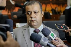 DINHEIRO "DO KERO KERO" Emenda de R$ 650 mil para associação tem objeto genérico e prazo com data impossível